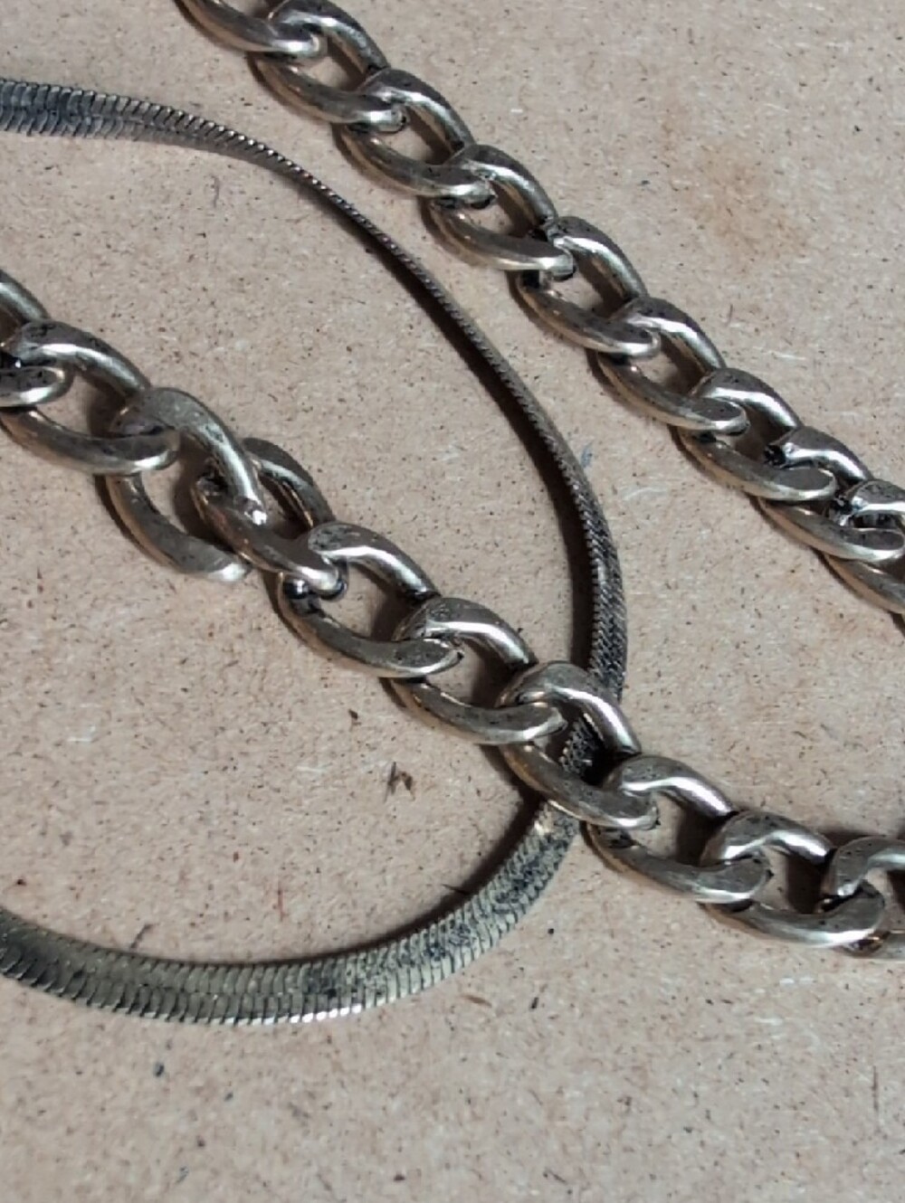 Universal Thread Gold-Tone Mixed Chain Layered Necklace - Picture 4 of 9